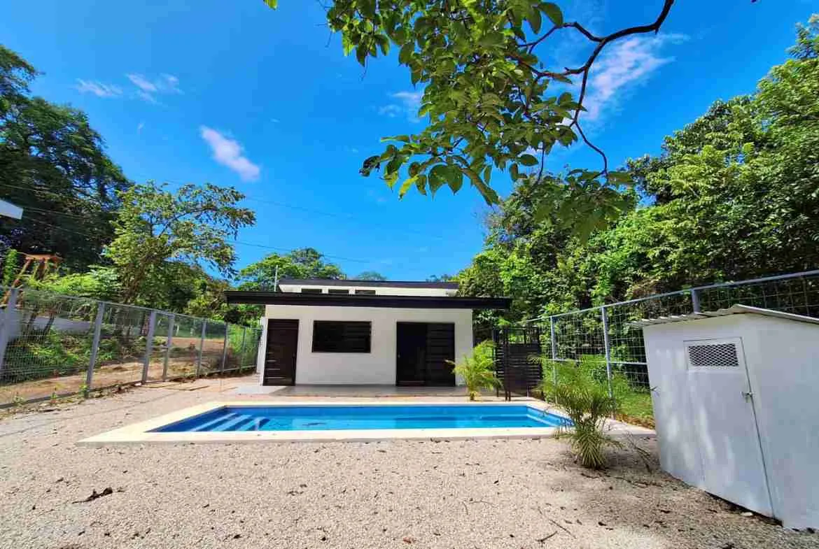 VENDIDO: NUEVO 2 Cama 2 Baño Piscina Por Playas Paraiso Guanacaste Costa Rica