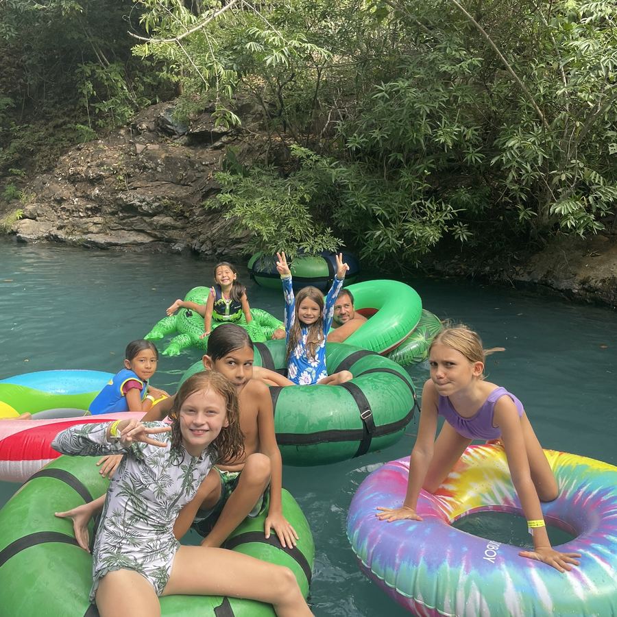 Tubing en el río